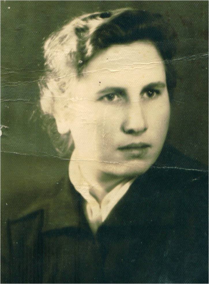 Пчелинцева (Рюмина) Валентина Федоровна